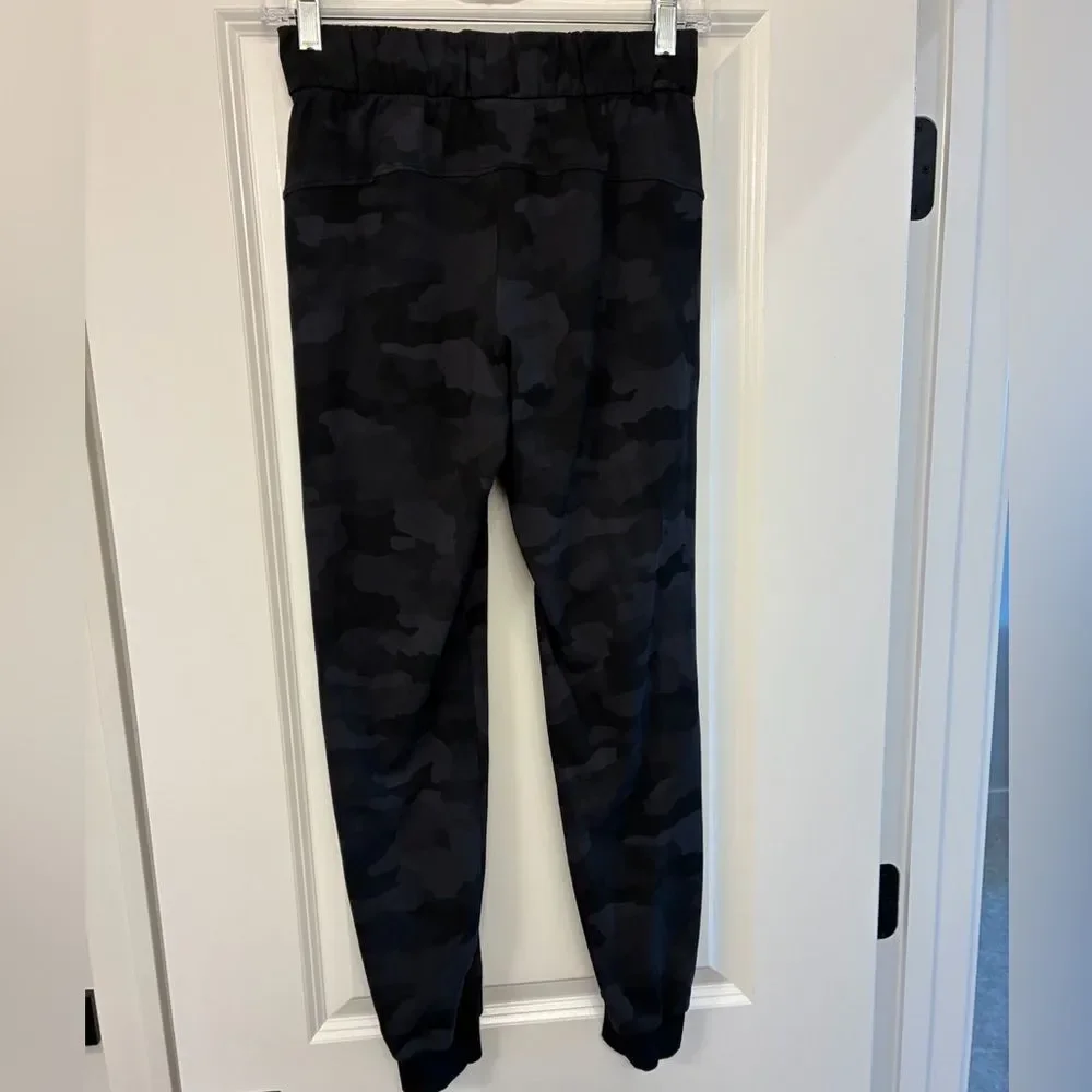 LULULEMON Stretch High-Rise Jogger Full Length Black 365 Camo Deep Coal Multi 2